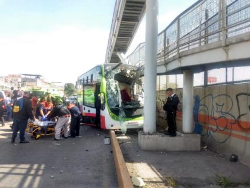 Choque de Mexibús deja 20 lesionados en Ecatepec