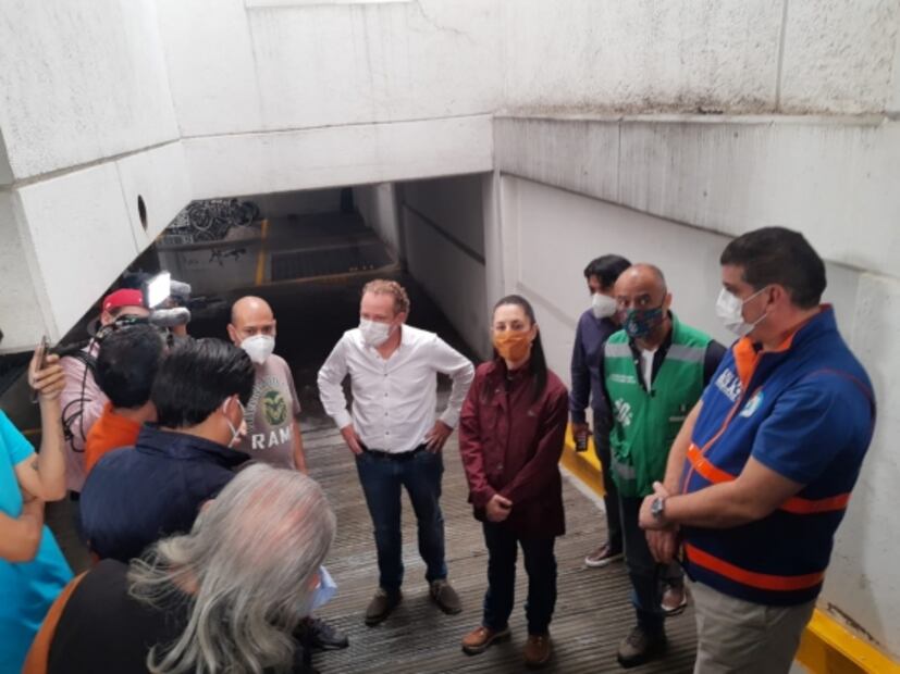 Sheinbaum recorre viviendas afectadas tras fuertes lluvias en CDMX