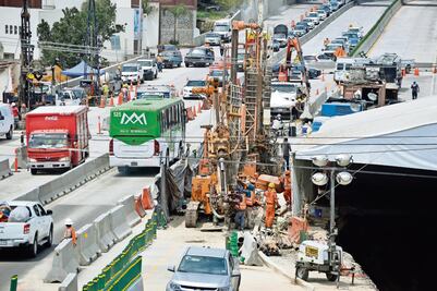 Por socavón baja turismo en Acapulco, acusa Astudillo