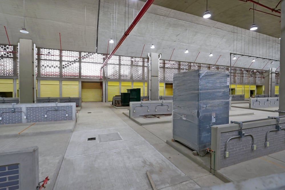 Aún continúan las obras de reconstrucción del Mercado de La Merced, luego de que en diciembre de 2019 se registró un incendio en la nave mayor. Foto: Carlos Mejía EL UNIVERSAL