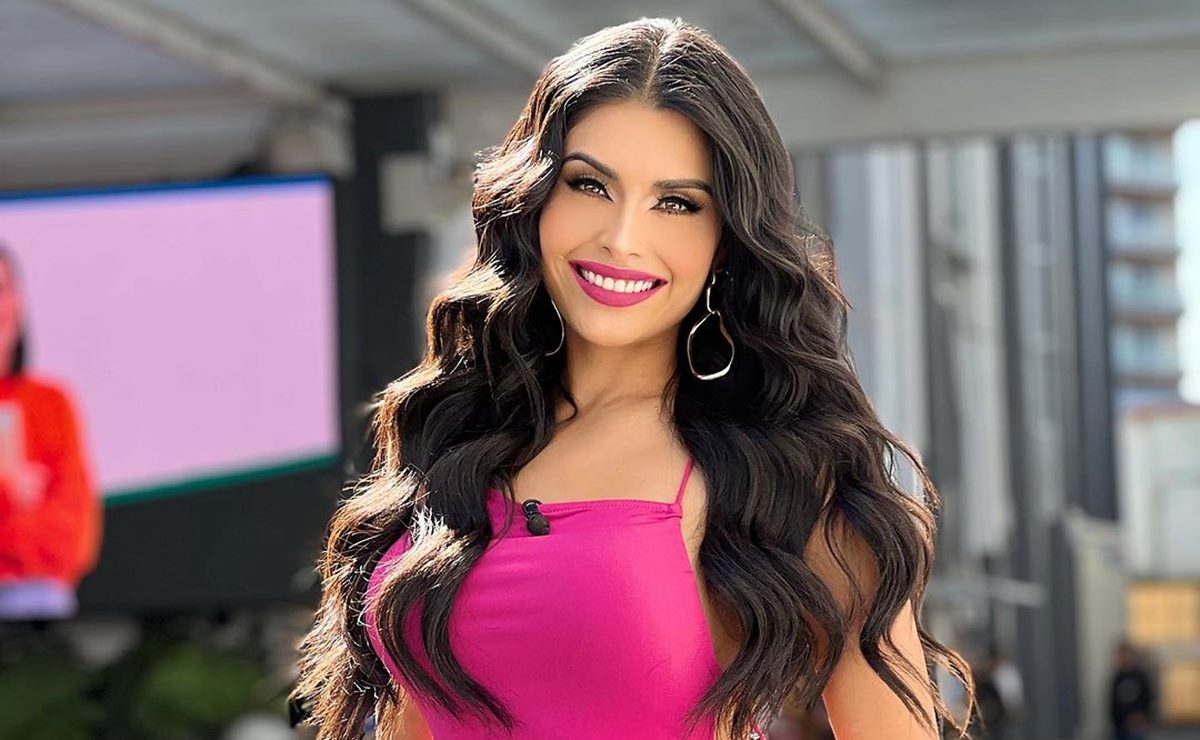 Kristal Silva muestra cómo llevar un short denim blanco con estilo