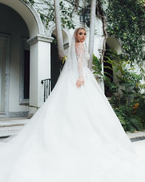 Lele Pons con su vestido de novia diseñado por Zuhair Murad. Foto: Instagram @lelepons