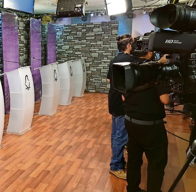 MVS Radio tendrá los derechos de transmisión de los debates. Foto Especial