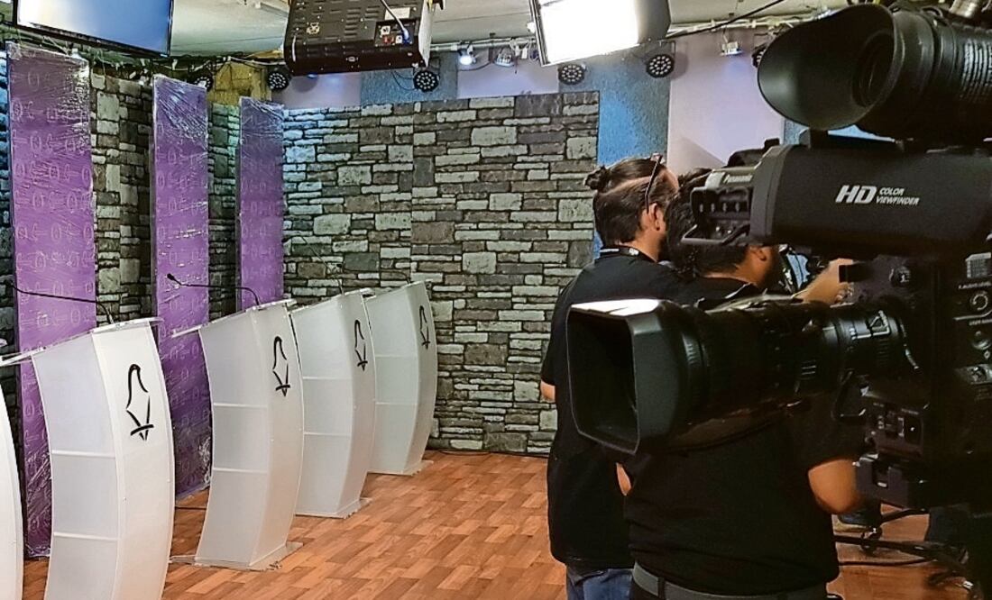 MVS Radio tendrá los derechos de transmisión de los debates. Foto Especial