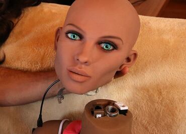 Los expertos lo tienen claro: hay que hablar del sexo con robots