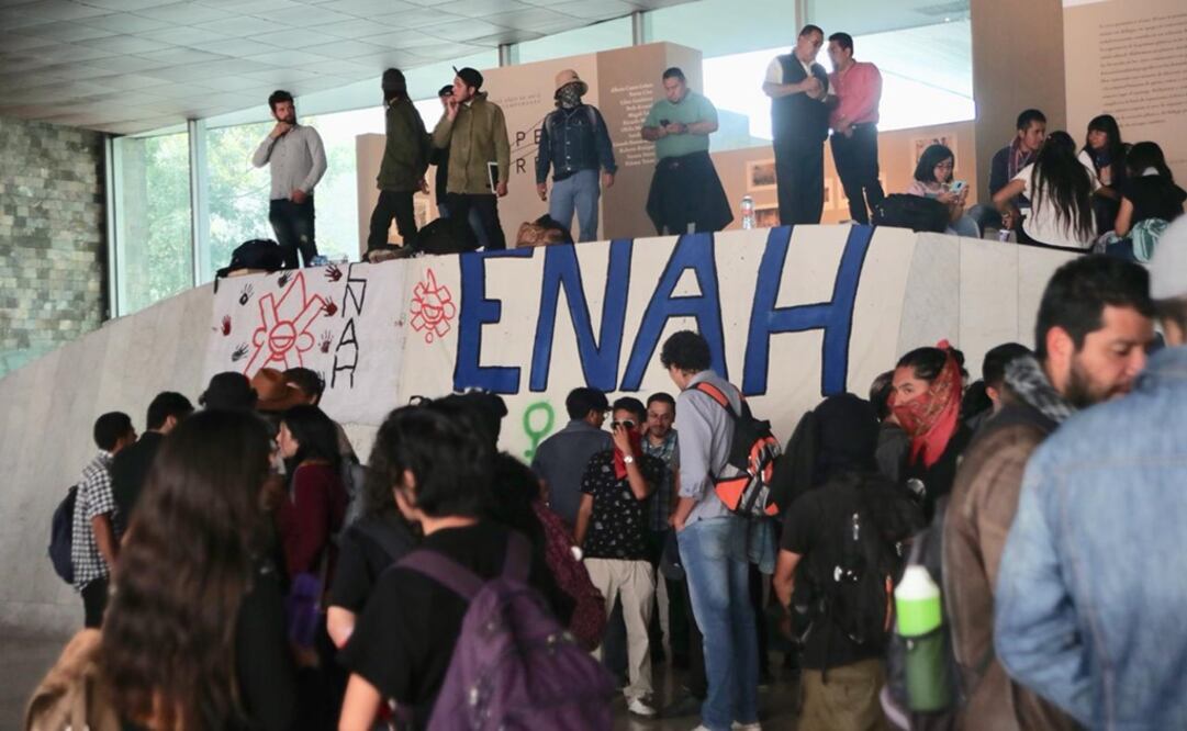 Estudiantes de la ENAH. Foto: Ariel Ojeda