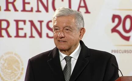 “Ladran los perros, Sancho, es señal que avanzamos”: AMLO reprocha cobertura al libro “El Rey del Cash”