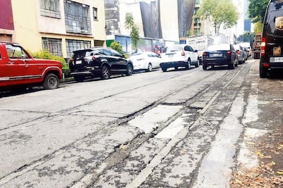 Zona Rosa se inunda de baches, se quejan vecinos