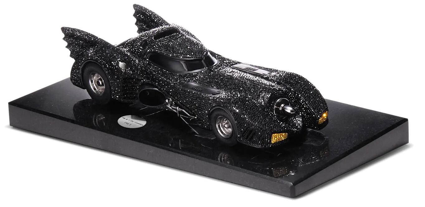 El Batimóvil de cristales lujosos que vale 8900 dólares