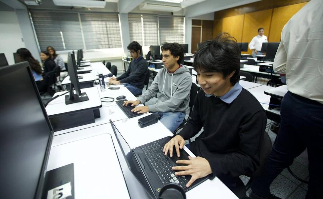 Prepa en Línea-SEP abre convocatoria con matrícula ampliada a 9 mil 600 lugares. Foto: Especial