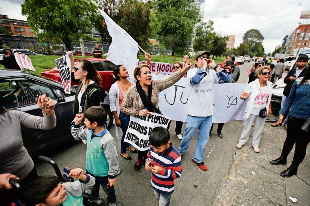 Colombianos exigen que se castigue al culpable de la muerte de la niña Yuliana (FERNANDO VERGARA. AP)