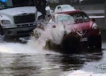 Riesgos viales por baches en Periférico Norte y vías clave del Edomex