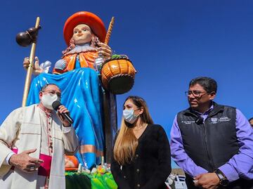 Bendicen al Santo Niño de Atocha gigante en Fresnillo, Zacatecas