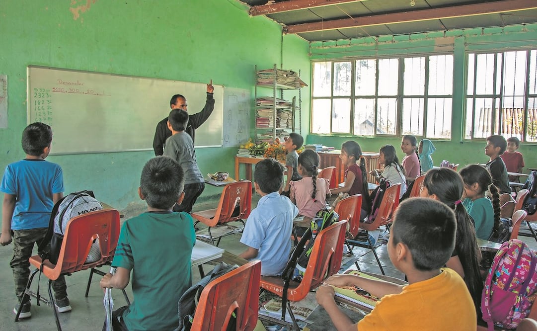 El número de alumnos en algunas aulas rebasa los 50.