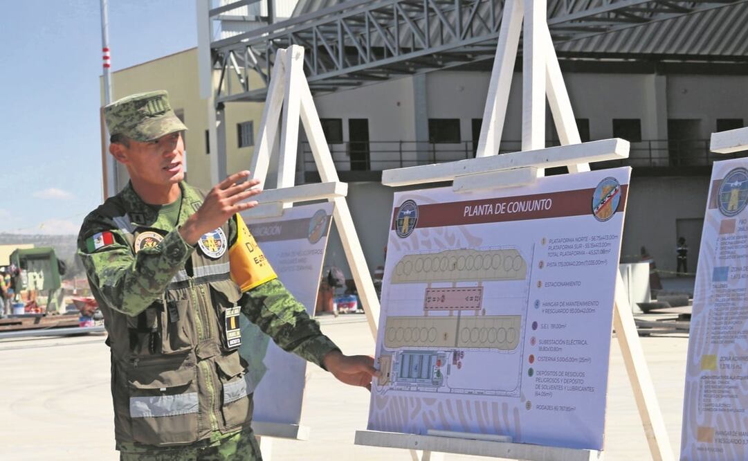 El director operativo de la terminal, Isidoro Pastor Román, dio una amplia explicación de las innovaciones en el aeropuerto. Foto: Archivo/ EL UNIVERSAL