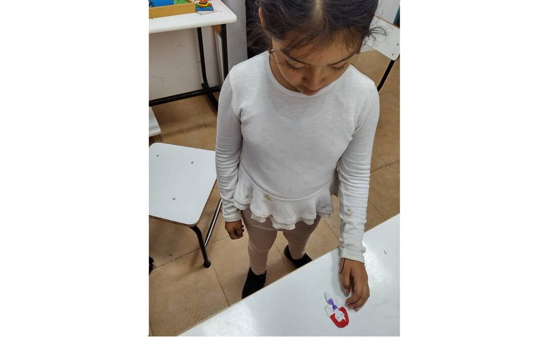 Ximena estudia el cuarto año y piensa que su papá se fue a EU para construirle un castillo. Sueña con ser diseñadora de modas. Foto: Antonio Mundaca/ EL UNIVERSAL