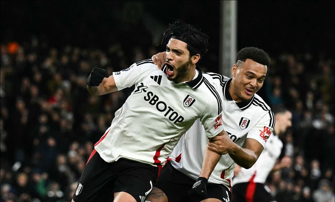 Raúl Jiménez celebrando un gol con el Fulham | FOTO: AFP