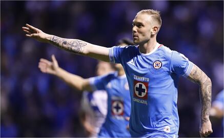 Cruz Azul derrota a Puebla y se consolida en la punta de la Liga MX