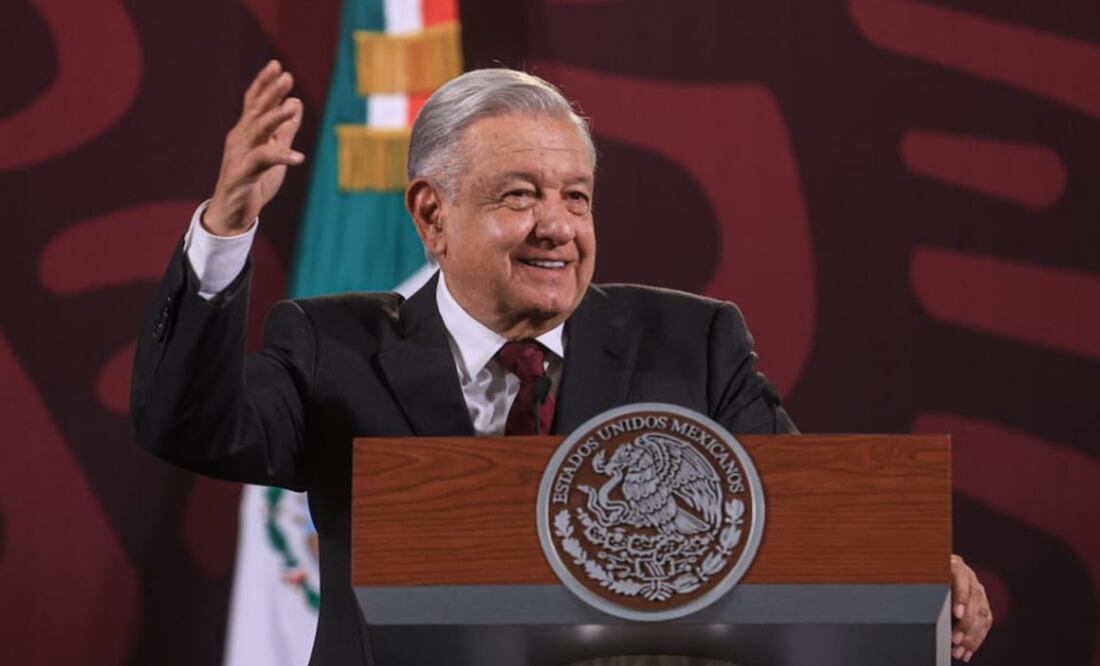 López Obrador dijo “Una señora (la candidata presidencial de oposición Xóchitl Gálvez) que presenta denuncias y denuncias, (que) mis hijos están metidos en negocios vendiendo balasto, ¡falso! ¿dónde están las pruebas?, ninguna, nada”. Foto: Gabriel Pano/EL UNIVERSAL
