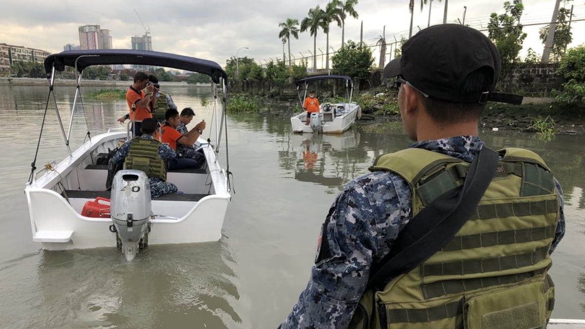 Los guardacostas realizan patrullajes a lo largo del Pasig. Foto: BBC 