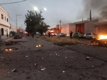 Coche bomba explota frente a la Dirección de Seguridad Pública de Acámbaro, Guanajuato; hay tres policías lesionados