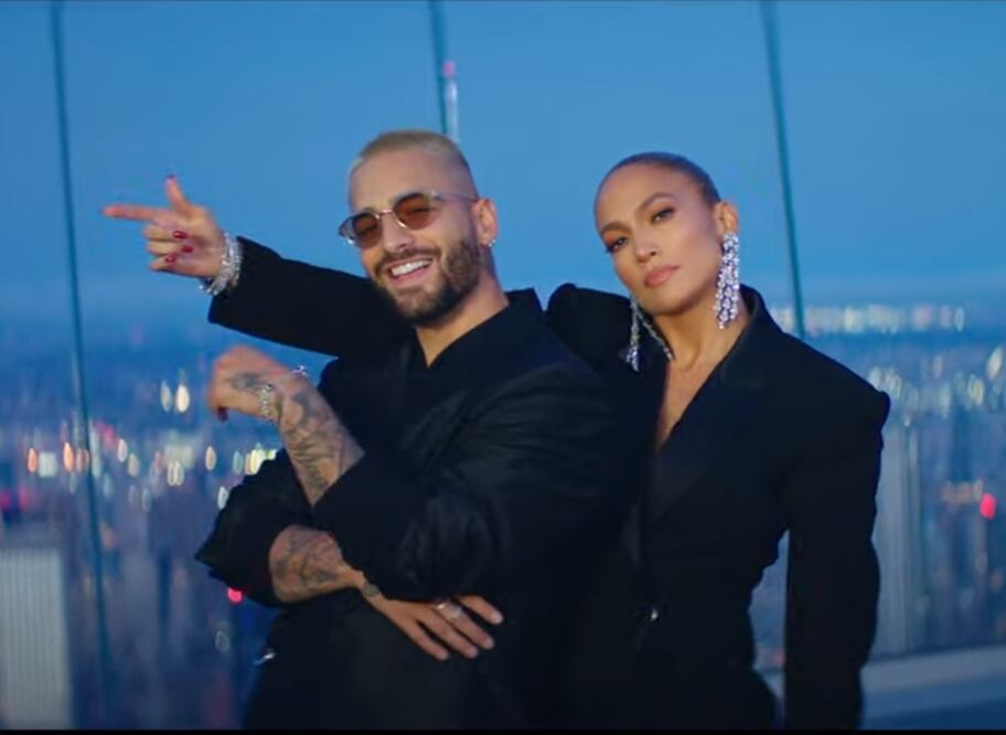Jennifer Lopez y Maluma. Foto: Captura