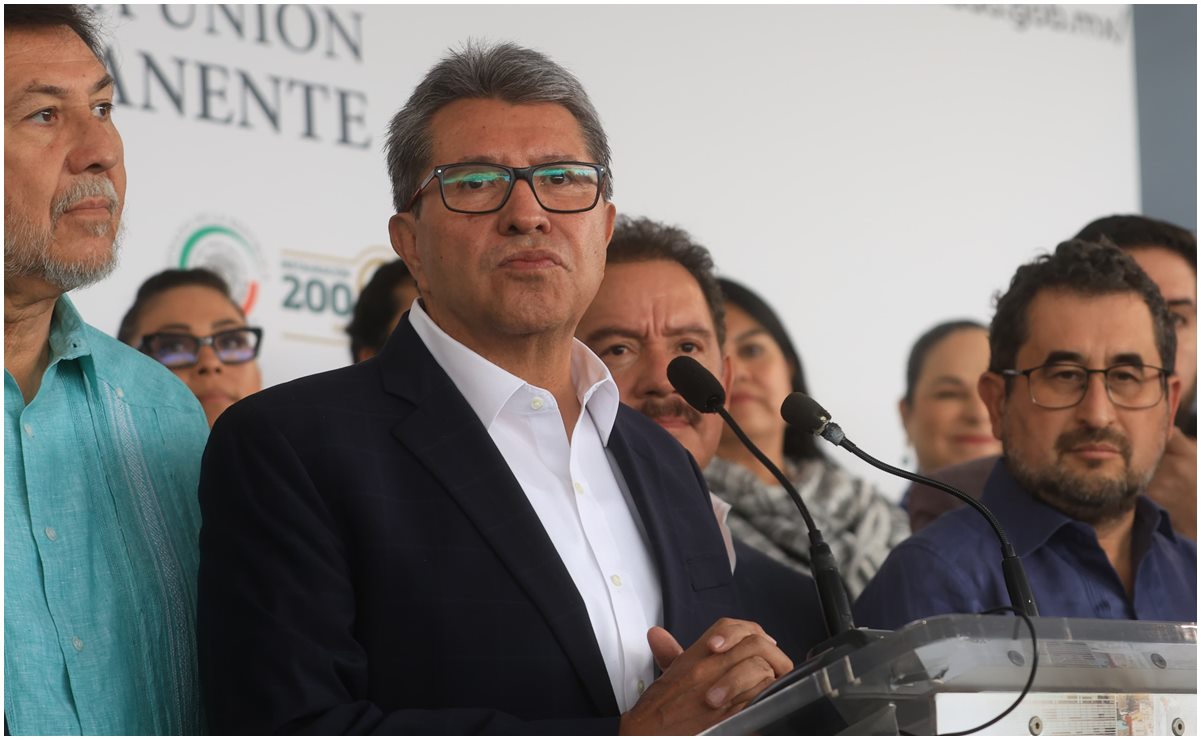 Ricardo Monreal en el Senado junto a Beatriz Paredes. Foto: Gabriel Pano/EL UNIVERSAL