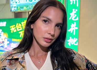 Ary Tenorio derrocha elegancia en traje blanco con corset