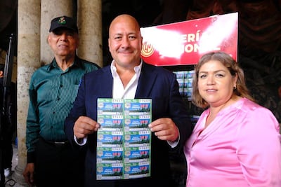 Presentan billete de lotería conmemorativo de los 200 años de la fundación de Jalisco
