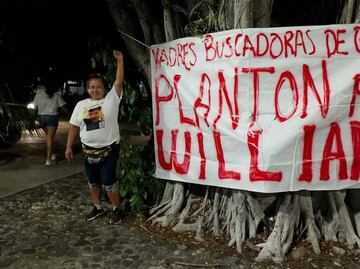 Madres buscadoras mueven plantón a la Fiscalía General del Estado en Cancún; afirman no se moverán hasta obtener respuesta
