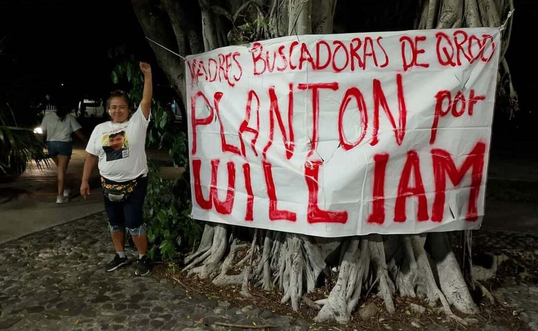 Madres buscadoras levantaron plantón del aeropuerto de Cancún, para moverlo lo movieron a la Fiscalía General del Estado. Foto: Especiales/El Universal