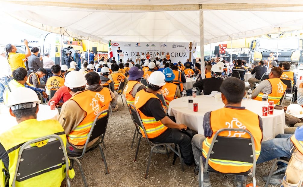 La CMIC Nuevo León celebra cada año el Día de la Santa Cruz y de los albañiles, para reconocer su labor en la creación de obras públicas y privadas. | Foto: Especial.