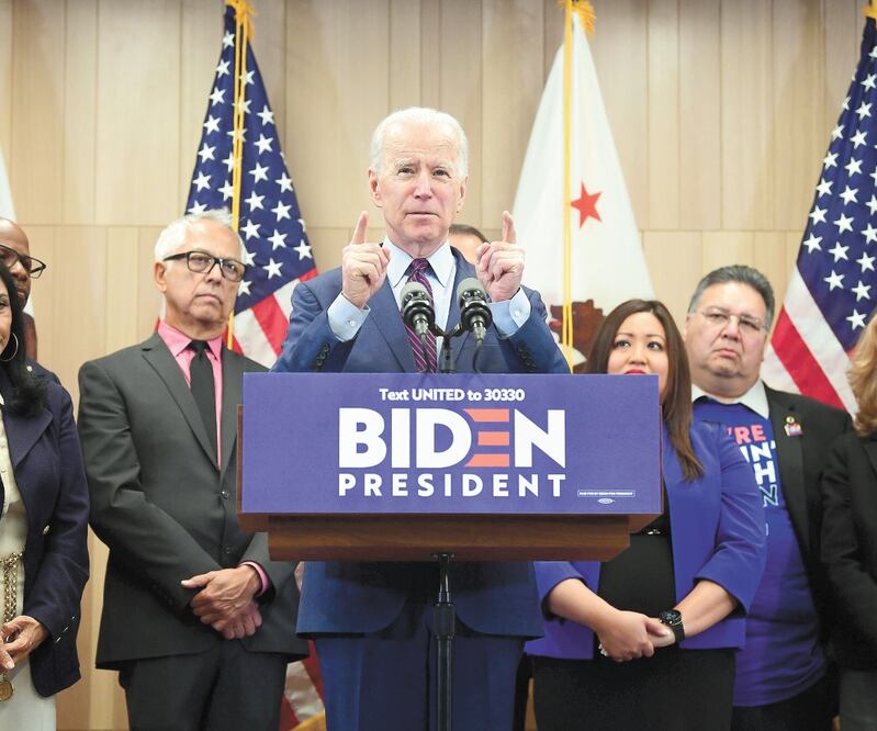 El precandidato demócrata Joe Biden, ayer durante una conferencia de prensa en Los Ángeles, California. FREDERIC J. BROWN. AFP