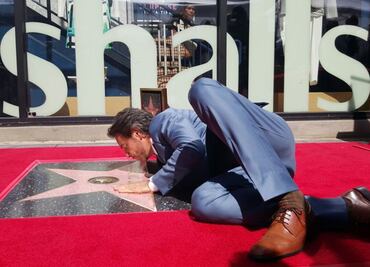 Al grito de ¡Viva México!, Eugenio Derbez devela su estrella en Hollywood