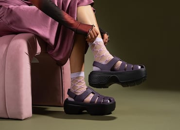 Dark Romance, la nueva colección de Crocs con estética gótica