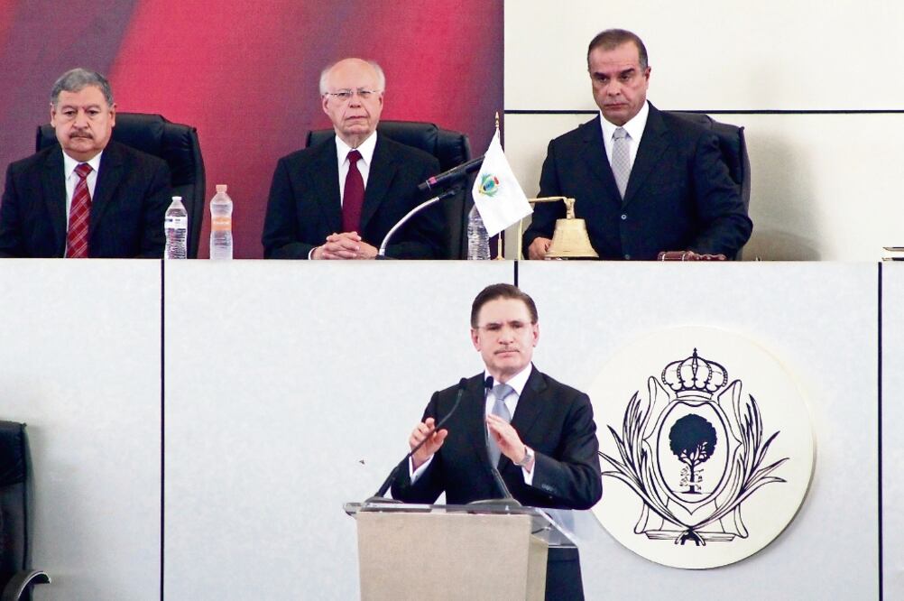 José Rosas Aispuro anunció cuatro ejes rectores de sus políticas públicas: transparencia y rendición de cuentas, gobierno con sentido humano y social, Estado de derecho y desarrollo con equidad (FRANCISCO RODRÍGUEZ. EL UNIVERSAL)