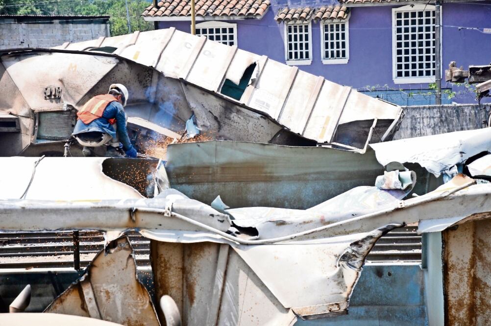 Los propietarios de las casas dañadas por el descarrilamiento del tren deberán presentar sus avalúos, a más tardar la próxima semana, a los empresarios de Ferromex para determinar cuáles son las afectaciones (MIGUEL CARMONA. EL UNIVERSAL)