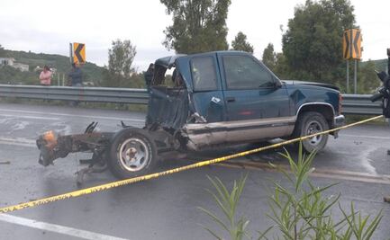 Choque entre un tráiler y una camioneta deja siete muertes en Querétaro