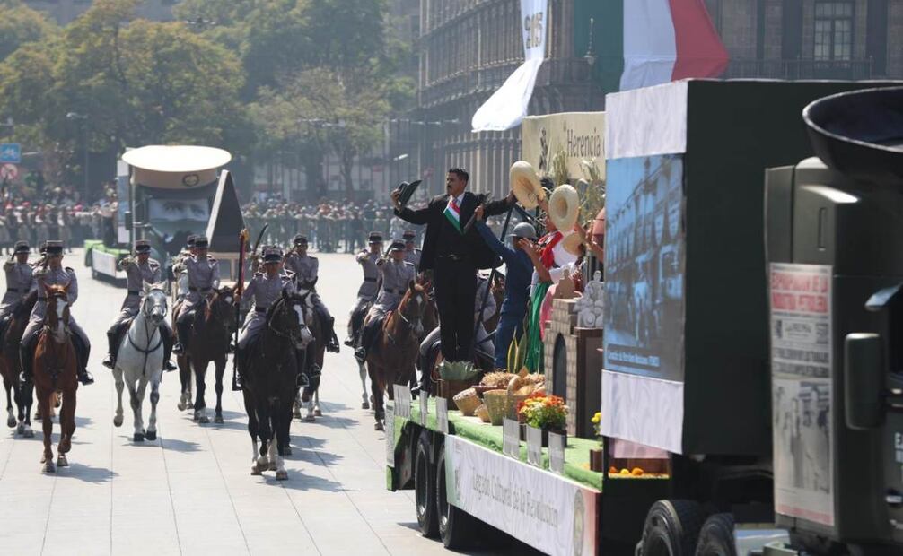 Desfile cívico -militar en conmemoración por el 115 aniversario de inicio de la Revolución Mexicana. Foto: Berenice Fregoso/EL UNIVERSAL