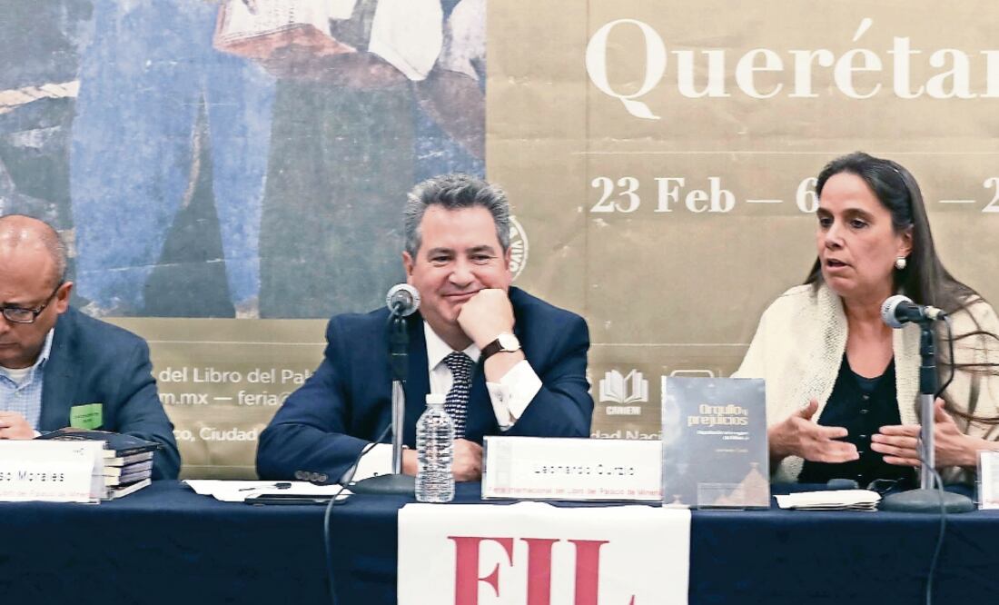 Leonardo Curzio y la investigadora Susana Chacón en la presentación del libro (JUAN CARLOS REYES. EL UNIVERSAL)