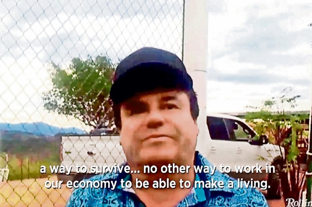 Joaquín El Chapo Guzmán afirma que si no hubiera consumo no habría venta, y destaca en la entrevista con Sean Penn que el uso de drogas día con día es más grande y su comercialización crece (FOTO TOMADA DELVIDEO DE LA ENTREVISTA)