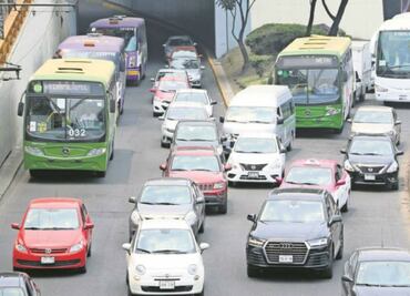 Este viernes 25 de octubre no circulan automóviles con engomado azul