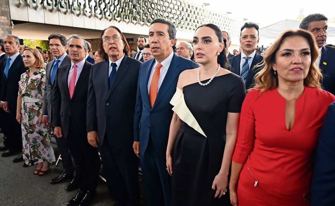 Altagracia Gómez, coordinadora del Consejo Asesor Empresarial (segunda de der. a izq.), empresarios y gobernadores de todas las fuerzas políticas acudieron al evento. (04/04/2025) Foto: Diego Simón Sánchez | El Universal