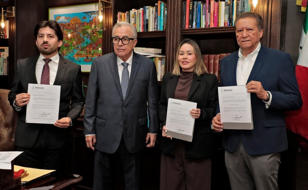 En vísperas de rendir su cuarto informe de labores, el gobernador del estado, Rubén Rocha Moya volvió ajustar su gabinete.
Foto: Especial.