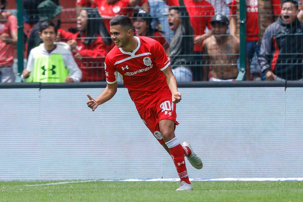 Alan Medina no se esperaba esta temporada arrancar un juego como titular. Foto: Imago7/Álvaro Paulin