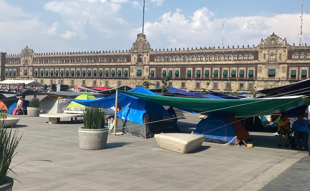 Plantón del CNTE en el Zócalo de la CDMX. Foto: Yaretzy Oznaya / EL UNIVERSAL