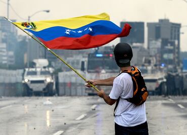 Sustituir Constitución no soluciona crisis: oposición venezolana