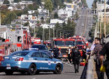 Suman 4 muertos y 12 heridos por choque en Seattle