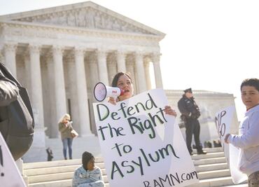 Quédate en México se mantiene: Corte