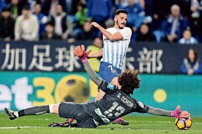 Ochoa les hace la “malagueña”